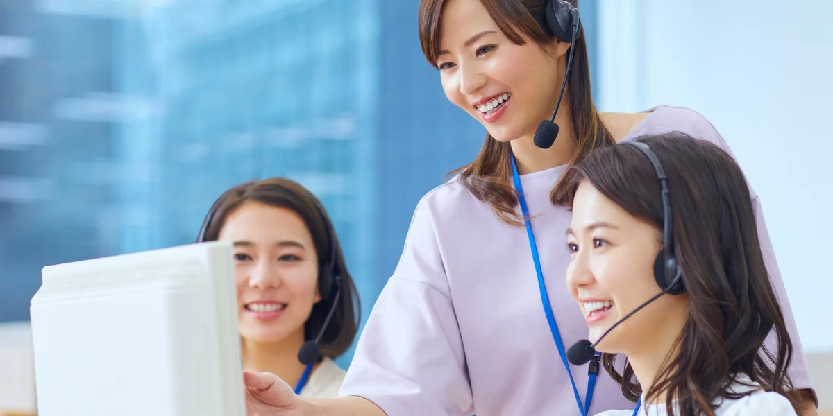 Cloud contact center solutions with omnichannel customer support and remote agents